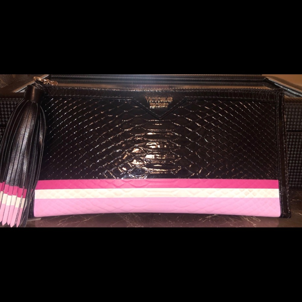 Victoria’s secret wallet